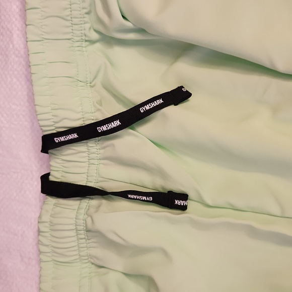 Gymshark Men's XXXL Shorts. Lime color with Zipper Front Pockets NWT - Picture 3 of 6